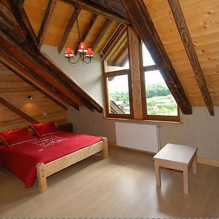 Chalet La Ferme De Noemie Mercury-Gémilly Oda fotoğraf